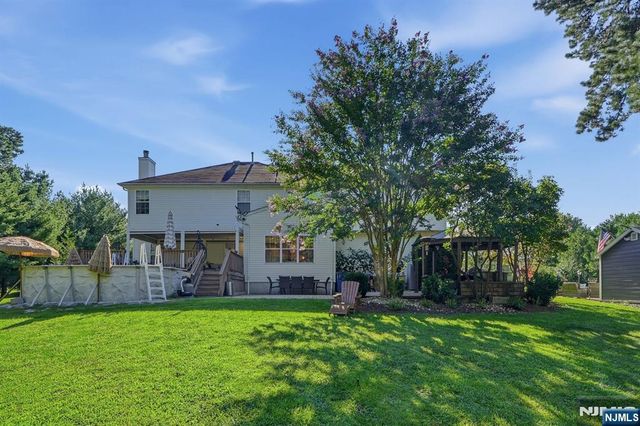 2 Butternut Lane, Monroe, NJ 08831