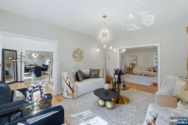 2 Butternut Lane, Monroe, NJ 08831