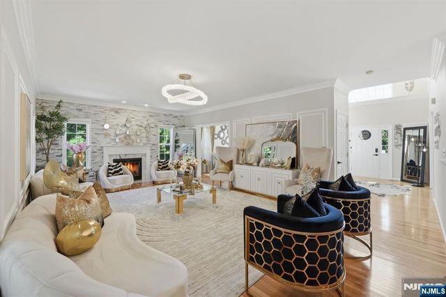 2 Butternut Lane, Monroe, NJ 08831