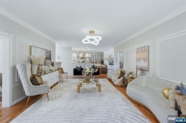 2 Butternut Lane, Monroe, NJ 08831
