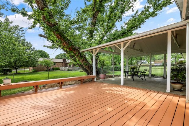 2917 Mayberry Lane, Fayetteville, AR 72703