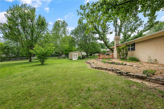 2917 Mayberry Lane, Fayetteville, AR 72703