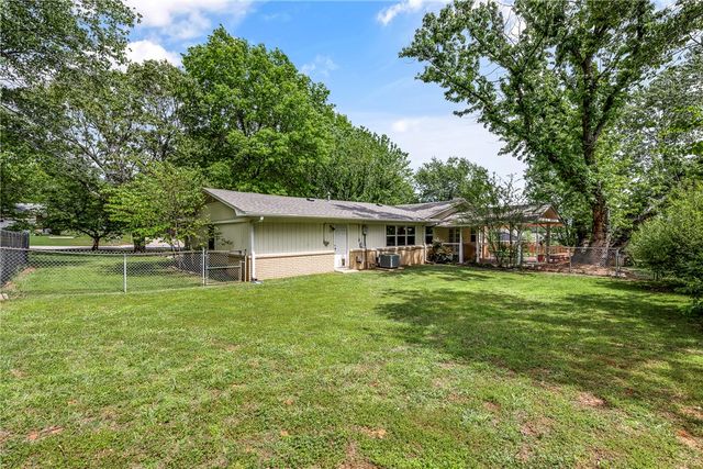 2917 Mayberry Lane, Fayetteville, AR 72703