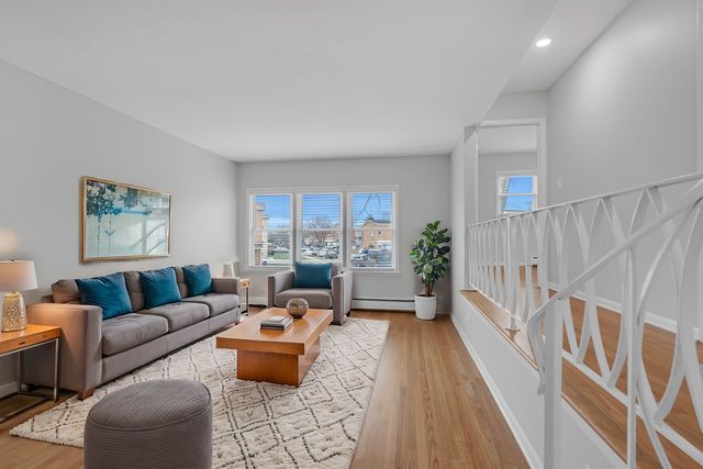 573 Dorothy Drive 2, Des Plaines, IL 60016