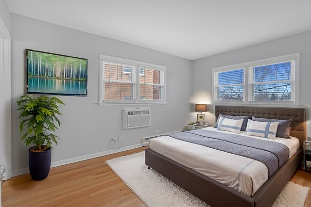 573 Dorothy Drive 2, Des Plaines, IL 60016