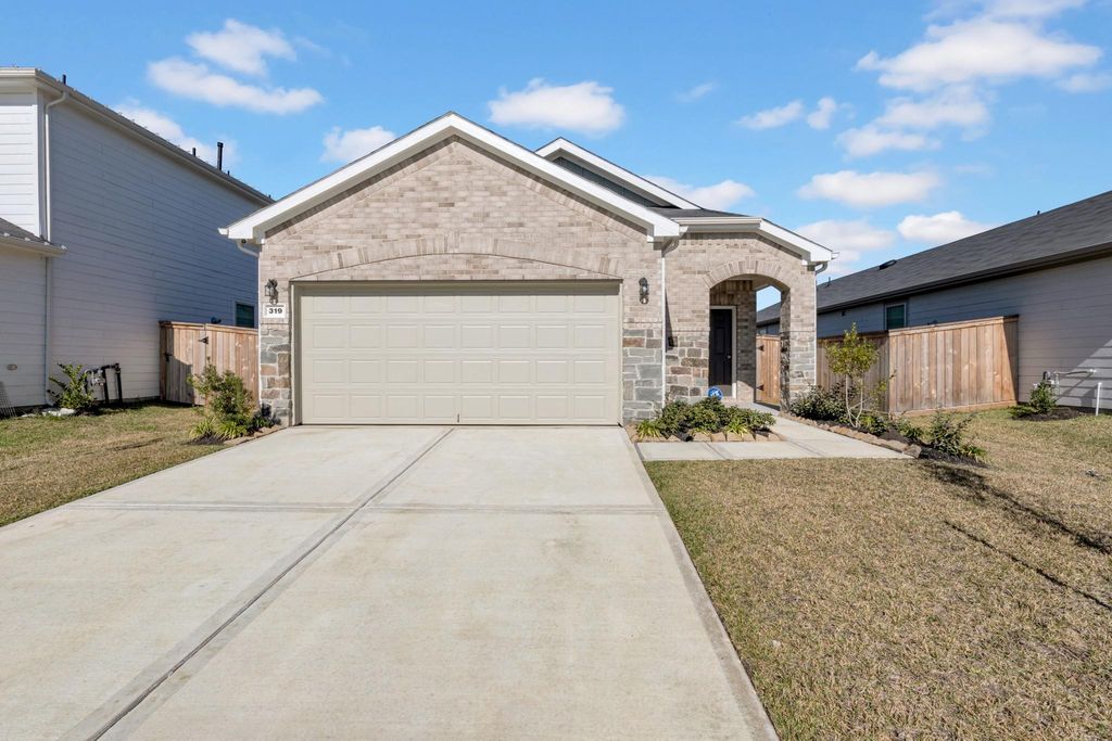 319 Bismuth Drive, Crosby, TX 77532