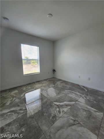 4270 64th AVE NE, Naples, FL 34120