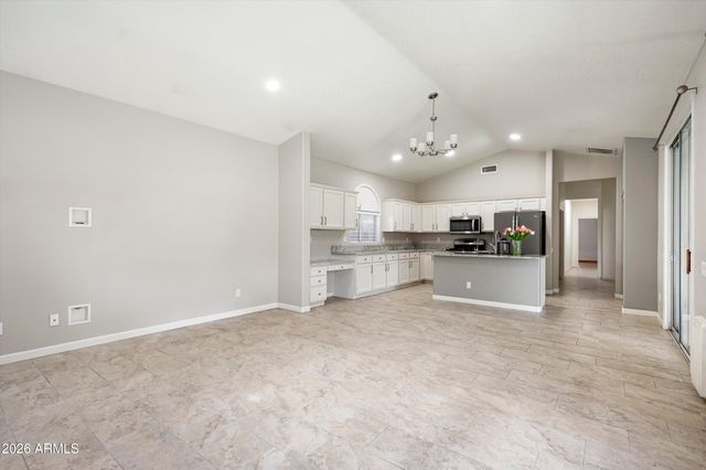 722 W KELTON Lane, Phoenix, AZ 85023