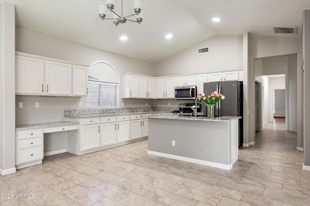 722 W KELTON Lane, Phoenix, AZ 85023