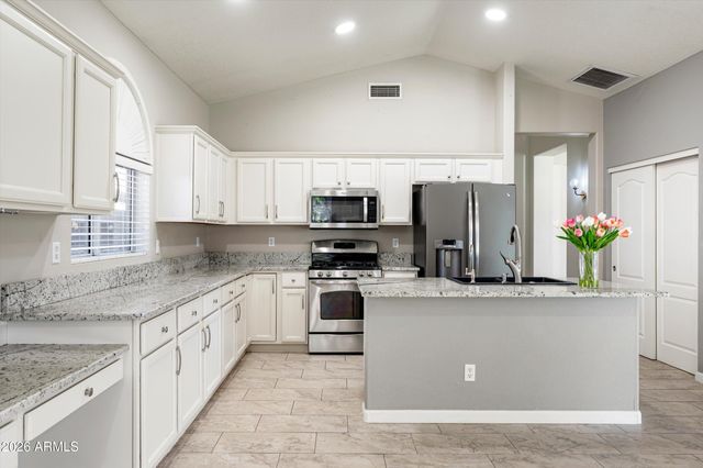 722 W KELTON Lane, Phoenix, AZ 85023