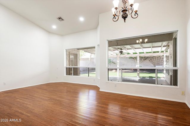 722 W KELTON Lane, Phoenix, AZ 85023