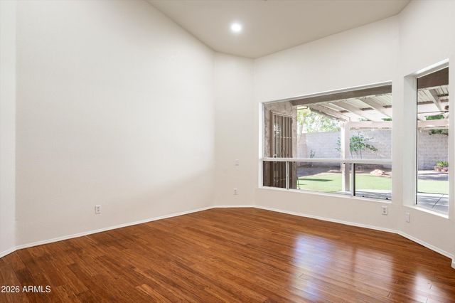 722 W KELTON Lane, Phoenix, AZ 85023