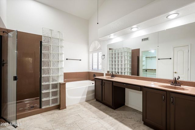 722 W KELTON Lane, Phoenix, AZ 85023