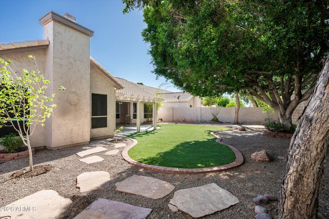 722 W KELTON Lane, Phoenix, AZ 85023