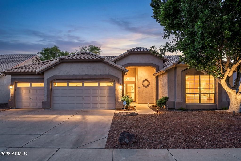 722 W KELTON Lane, Phoenix, AZ 85023