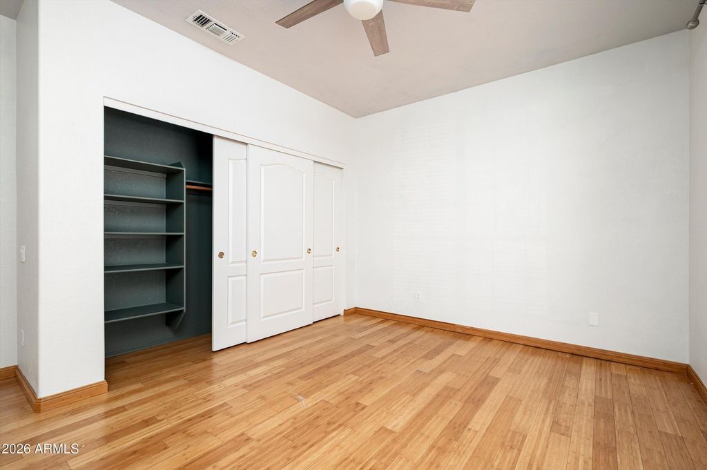 Image 32 of property listing at 722 W KELTON Lane, Phoenix, AZ 85023