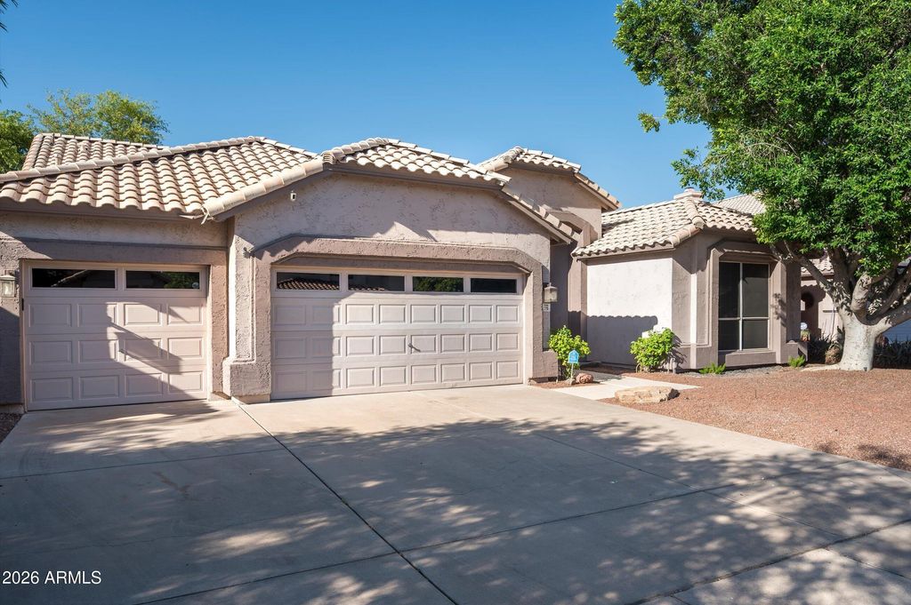 Image 45 of property listing at 722 W KELTON Lane, Phoenix, AZ 85023