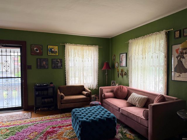 1725 S High Street, Muncie, IN 47302