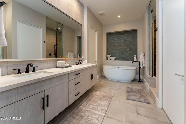 37200 N CAVE CREEK Road 1123, Scottsdale, AZ 85262