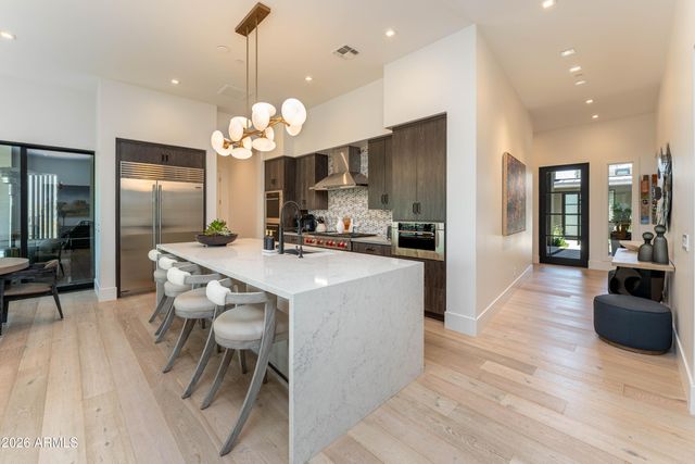 37200 N CAVE CREEK Road 1123, Scottsdale, AZ 85262