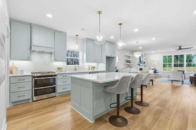 6300 Kenwood Road, Cammack Village, AR 72207