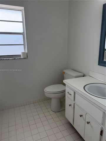 6701 Cypress Rd 109, Plantation, FL 33317