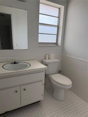 6701 Cypress Rd 109, Plantation, FL 33317