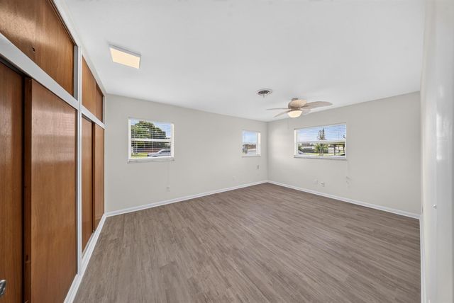 216 W Arbor Avenue, Port St. Lucie, FL 34952