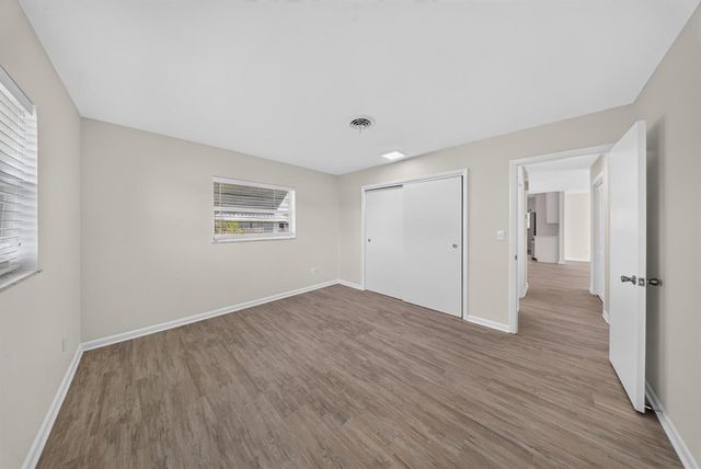 216 W Arbor Avenue, Port St. Lucie, FL 34952