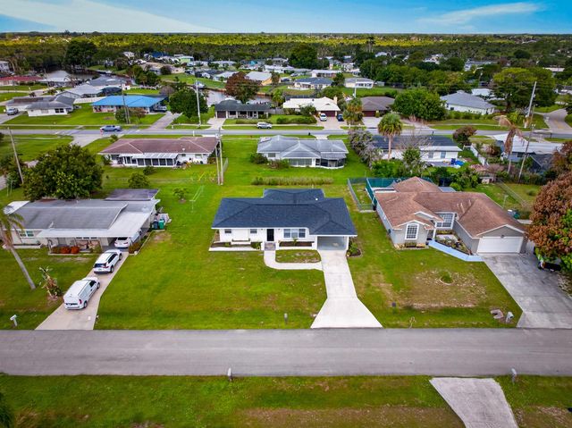 216 W Arbor Avenue, Port St. Lucie, FL 34952