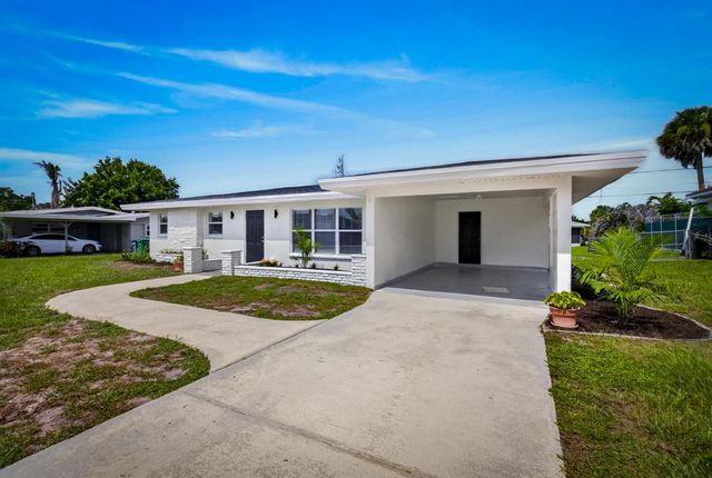 216 W Arbor Avenue, Port St. Lucie, FL 34952
