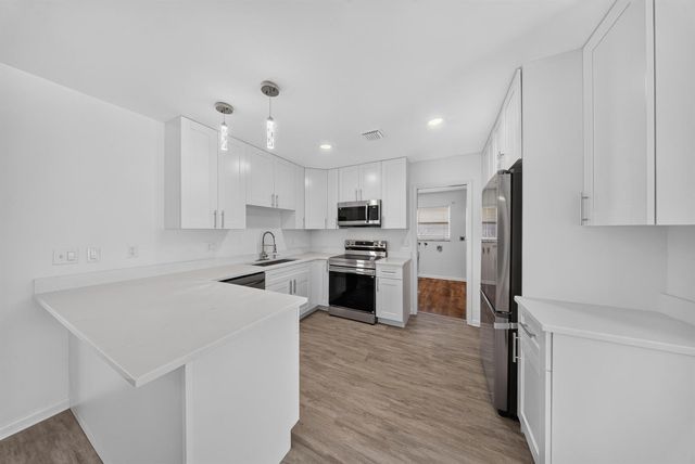 216 W Arbor Avenue, Port St. Lucie, FL 34952