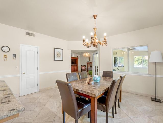 7236 N Bonadelle Avenue, Fresno, CA 93720