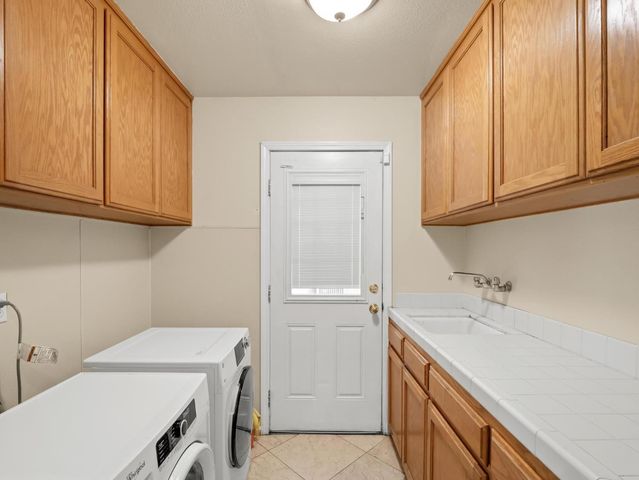 7236 N Bonadelle Avenue, Fresno, CA 93720