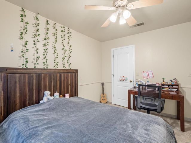 7236 N Bonadelle Avenue, Fresno, CA 93720