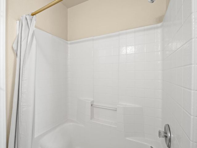 7236 N Bonadelle Avenue, Fresno, CA 93720