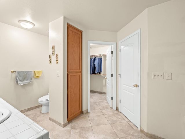 7236 N Bonadelle Avenue, Fresno, CA 93720