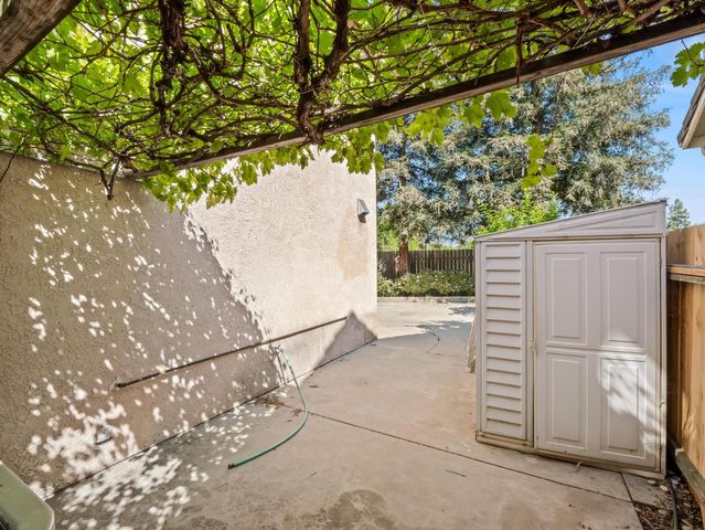 7236 N Bonadelle Avenue, Fresno, CA 93720