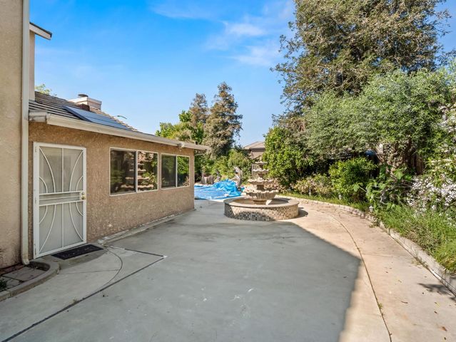 7236 N Bonadelle Avenue, Fresno, CA 93720