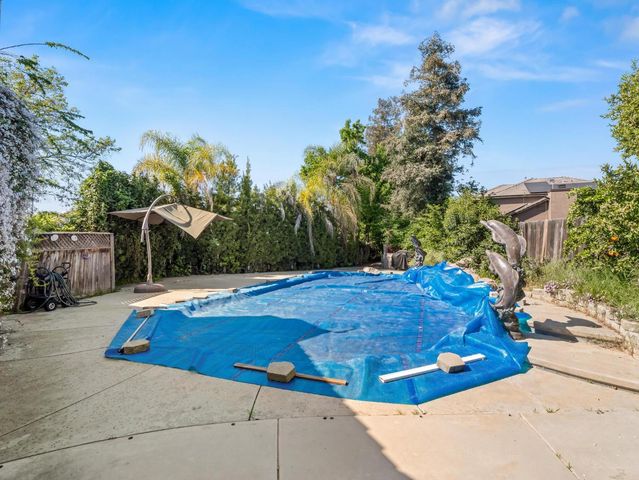 7236 N Bonadelle Avenue, Fresno, CA 93720