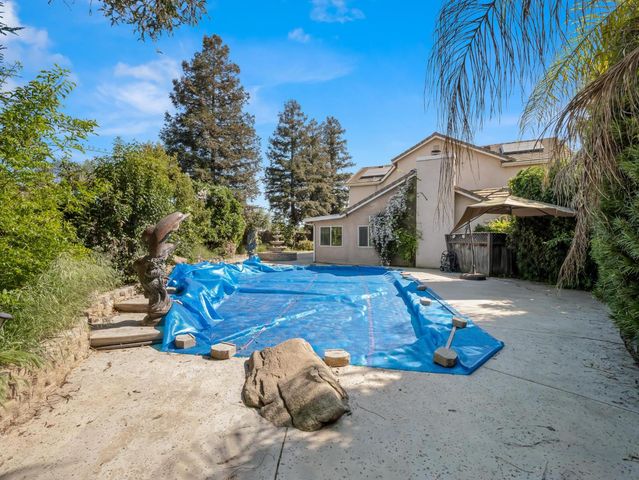 7236 N Bonadelle Avenue, Fresno, CA 93720