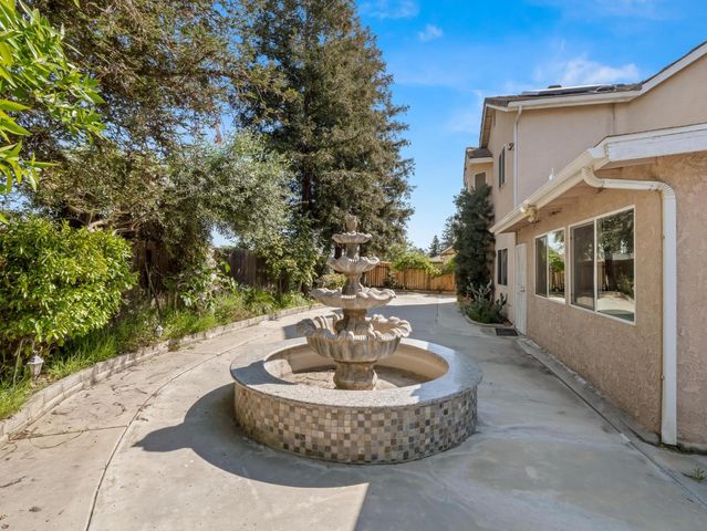 7236 N Bonadelle Avenue, Fresno, CA 93720