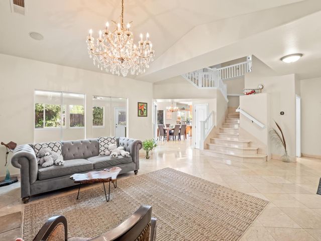 7236 N Bonadelle Avenue, Fresno, CA 93720