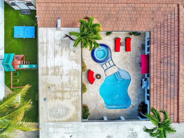 1017 Tyler St, Hollywood, FL 33019