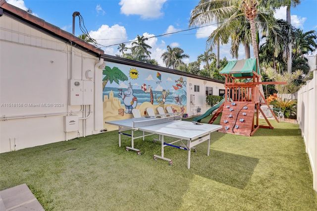 1017 Tyler St, Hollywood, FL 33019