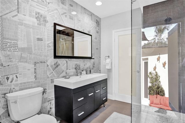 1017 Tyler St, Hollywood, FL 33019