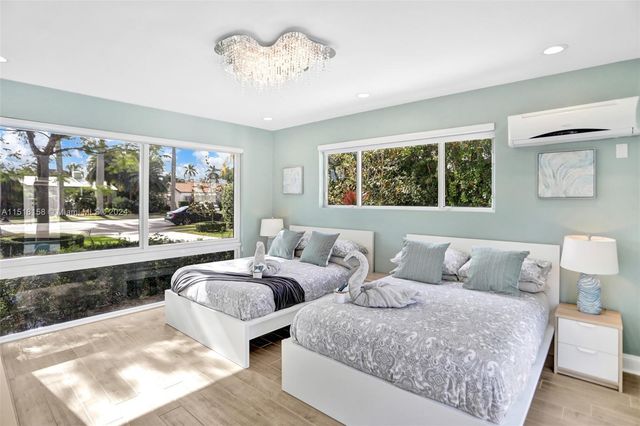 1017 Tyler St, Hollywood, FL 33019