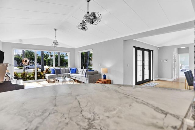 1017 Tyler St, Hollywood, FL 33019