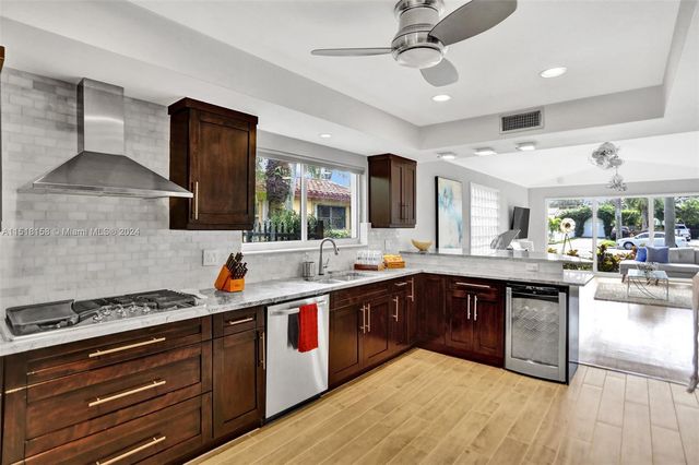 1017 Tyler St, Hollywood, FL 33019