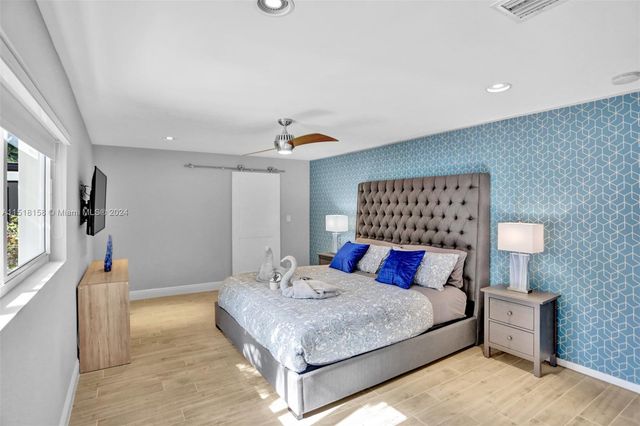 1017 Tyler St, Hollywood, FL 33019